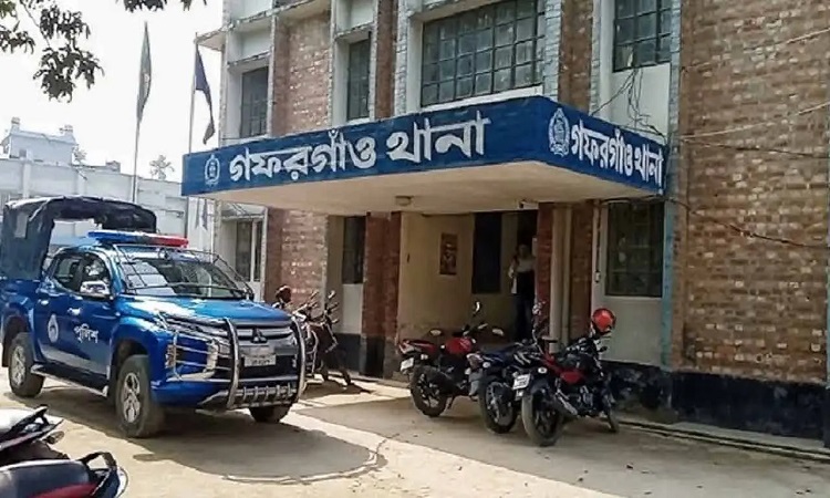 প্রবাসীর বাড়িতে ডাকাতি, ছেলের সামনে মাকে সংঘবদ্ধ ধর্ষণ